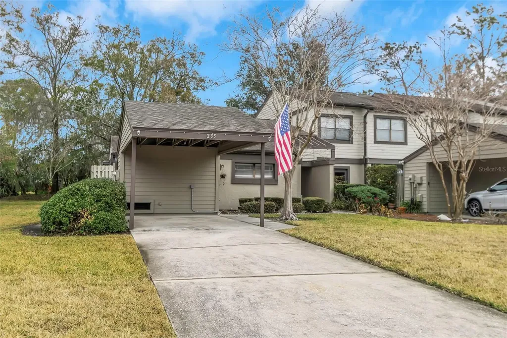 235 Woods Landing Trail Oldsmar FL 34677