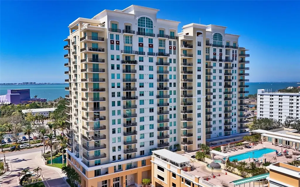 800 N Tamiami Trail Sarasota FL 34236