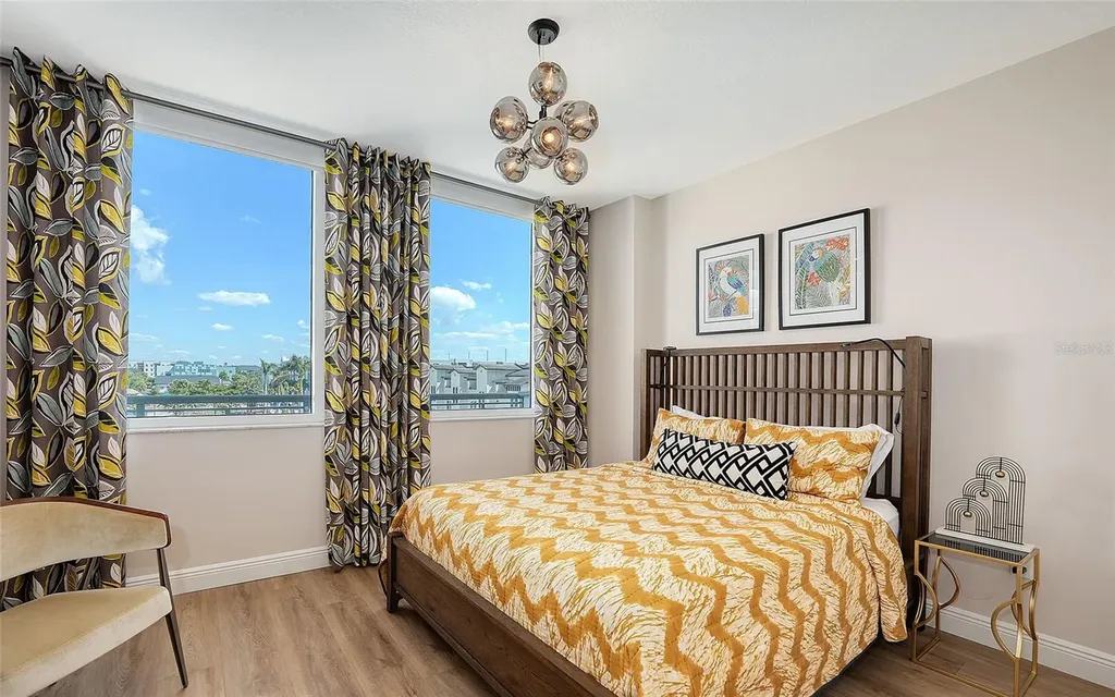 800 N Tamiami Trail Sarasota FL 34236