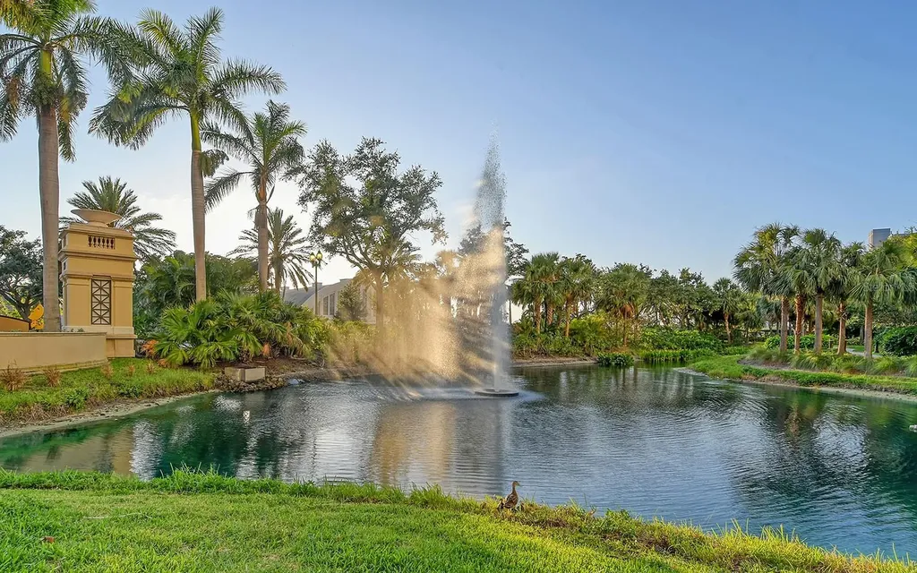 800 N Tamiami Trail Sarasota FL 34236