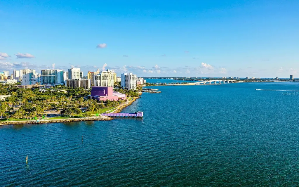 800 N Tamiami Trail Sarasota FL 34236