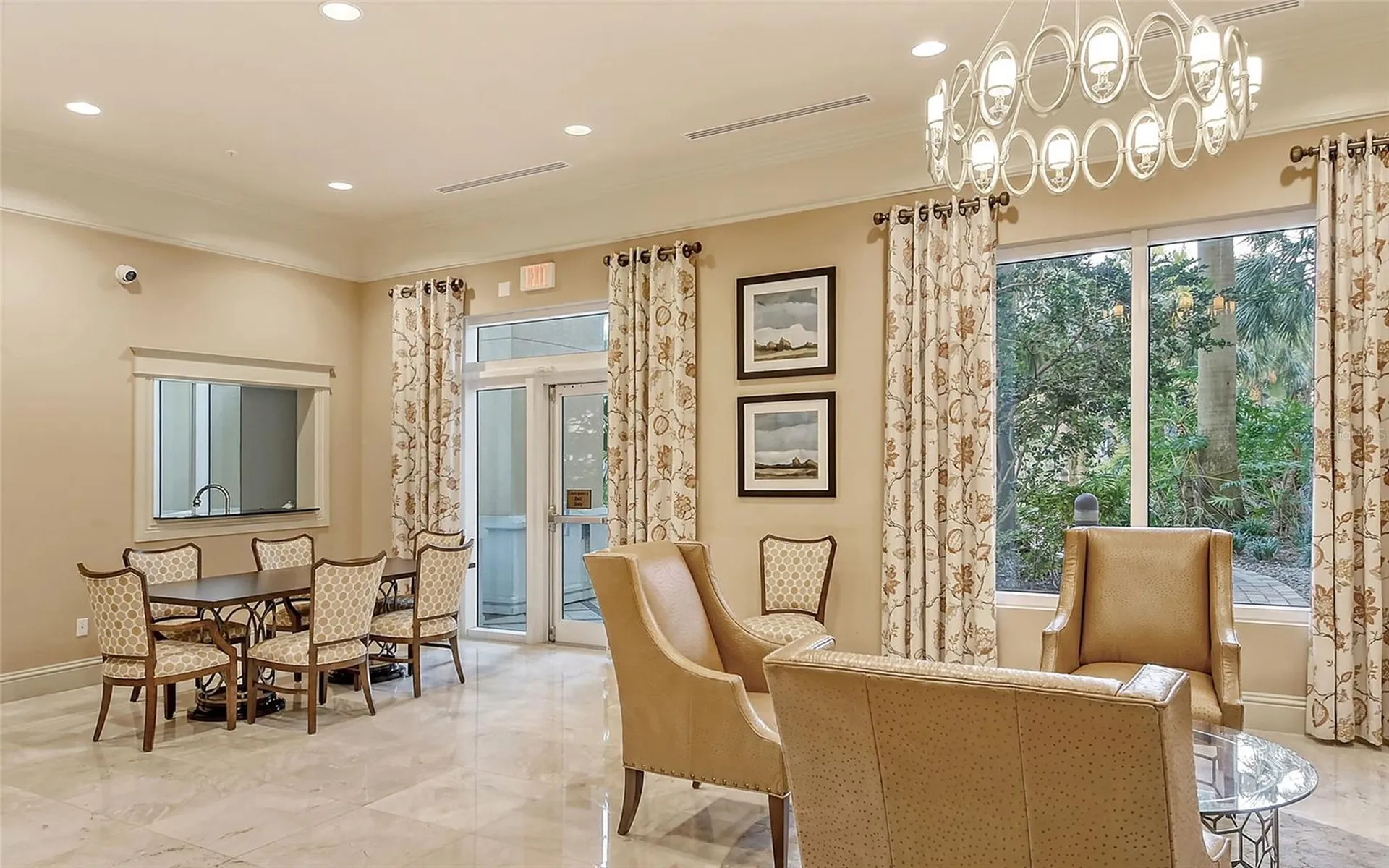 800 N Tamiami Trail Sarasota FL 34236