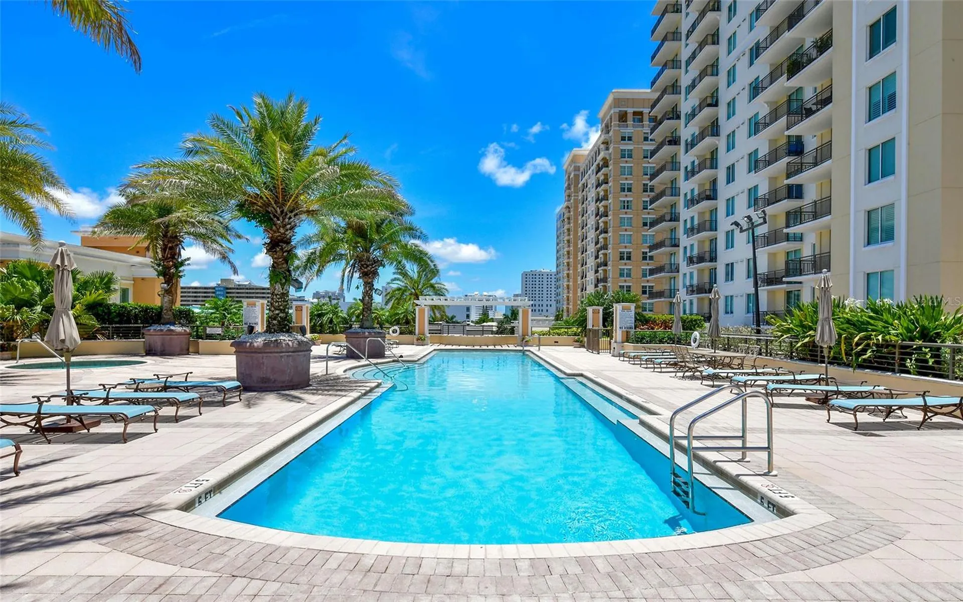 800 N Tamiami Trail Sarasota FL 34236