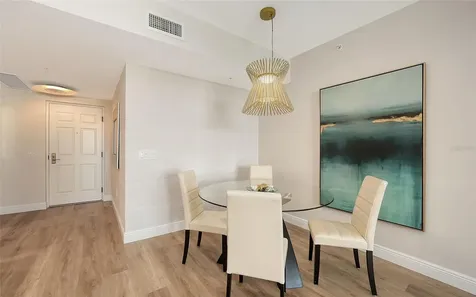 800 N Tamiami Trail Sarasota FL 34236