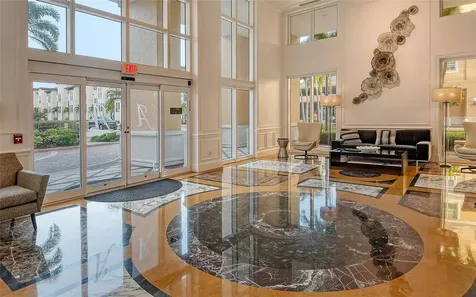800 N Tamiami Trail Sarasota FL 34236