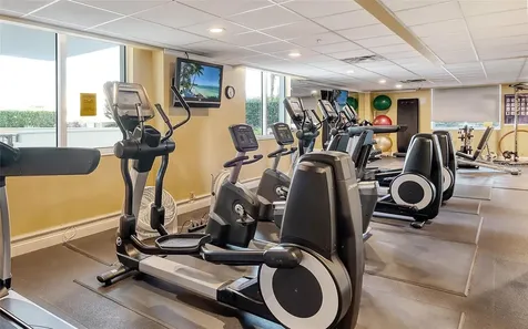 800 N Tamiami Trail Sarasota FL 34236