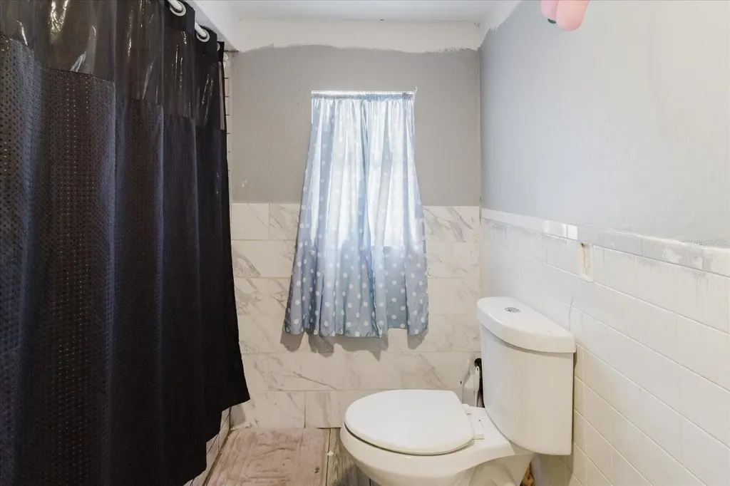 2006 Stuart Street Tampa FL 33605