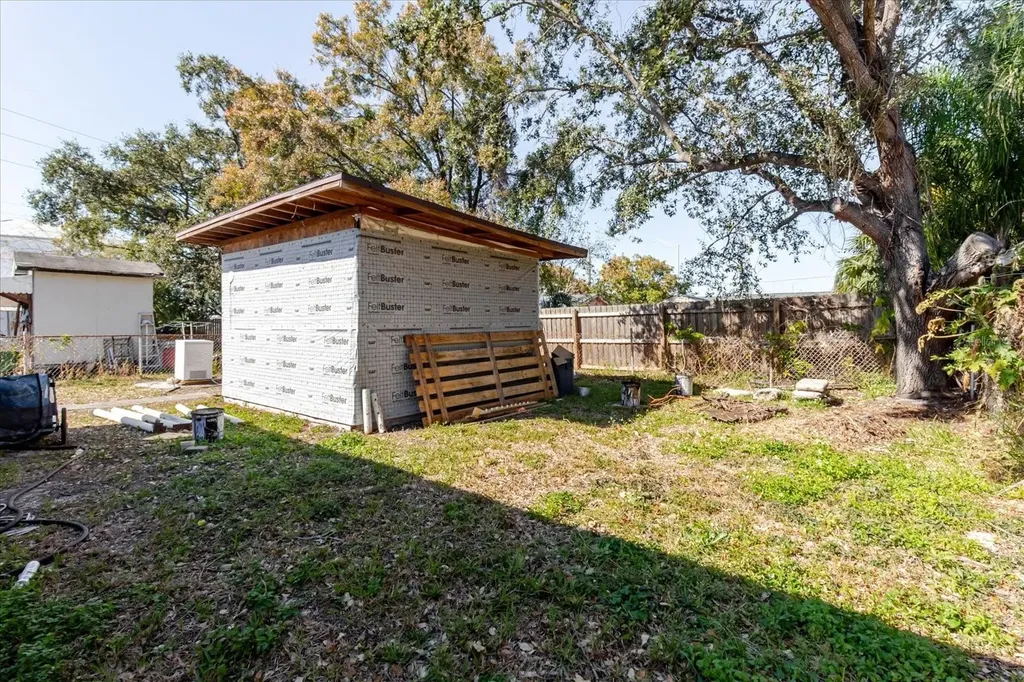2006 Stuart Street Tampa FL 33605