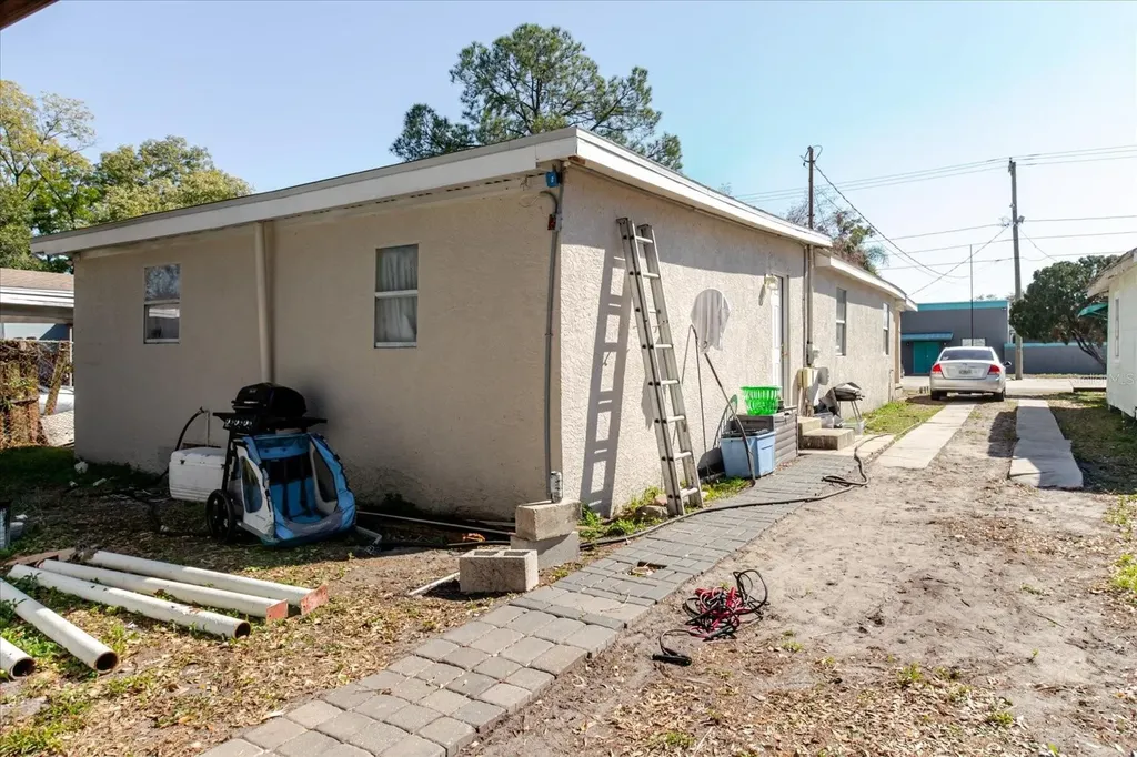 2006 Stuart Street Tampa FL 33605