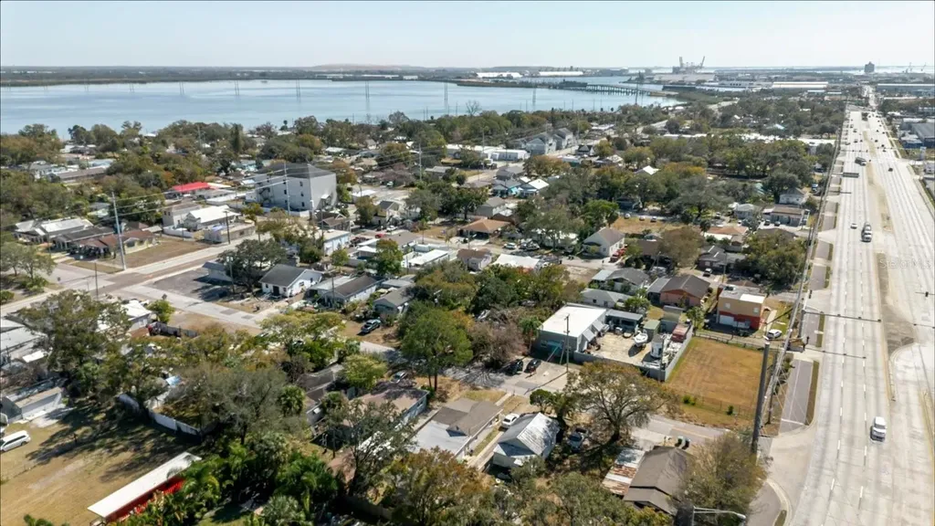 2006 Stuart Street Tampa FL 33605