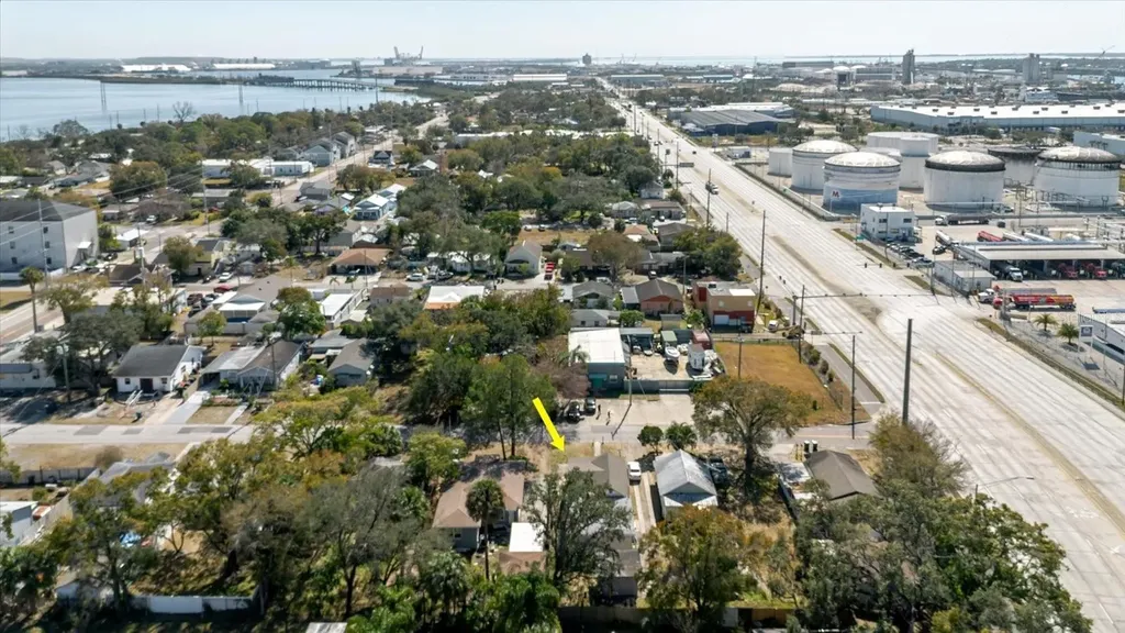 2006 Stuart Street Tampa FL 33605