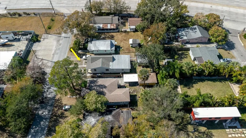 2006 Stuart Street Tampa FL 33605