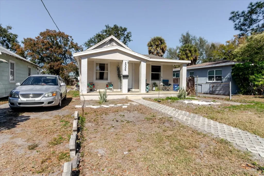 2006 Stuart Street Tampa FL 33605