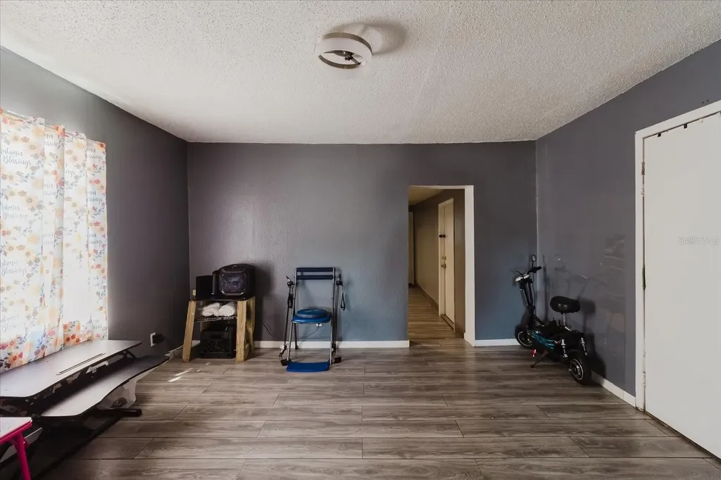 2006 Stuart Street Tampa FL 33605