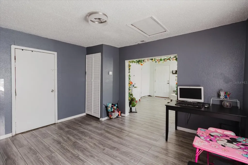 2006 Stuart Street Tampa FL 33605