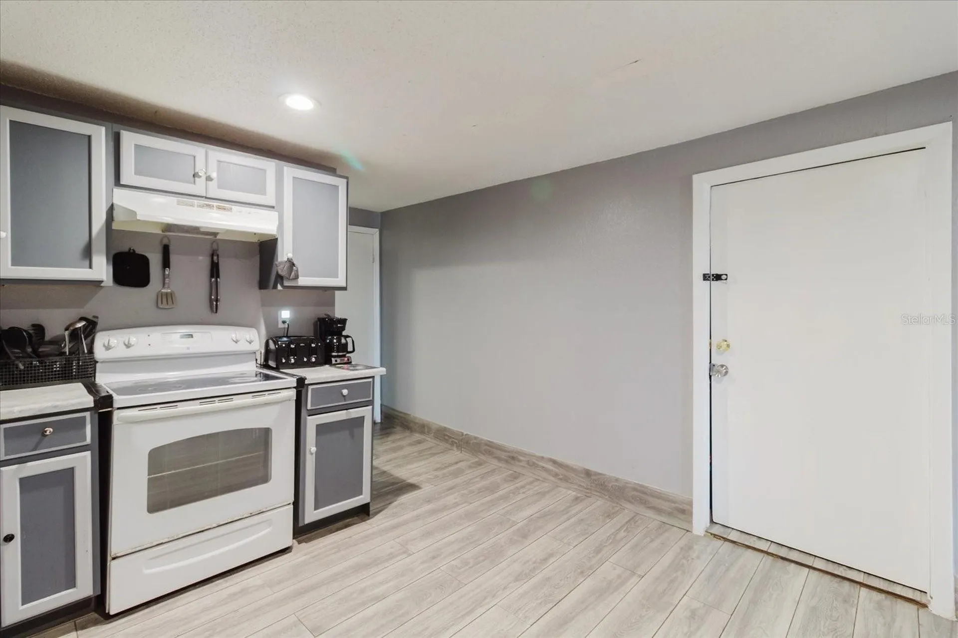 2006 Stuart Street Tampa FL 33605