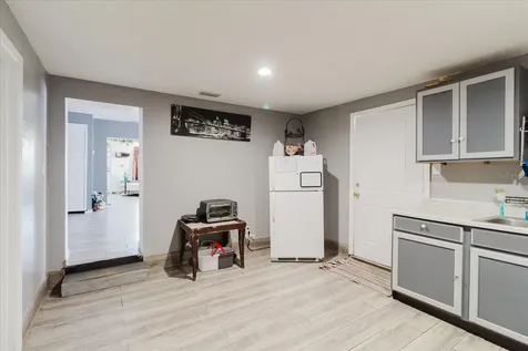 2006 Stuart Street Tampa FL 33605