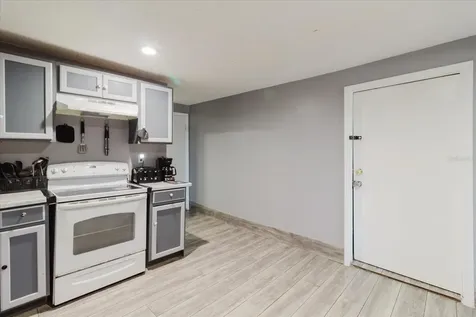 2006 Stuart Street Tampa FL 33605
