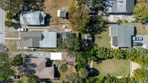 2006 Stuart Street Tampa FL 33605