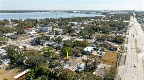 2006 Stuart Street Tampa FL 33605
