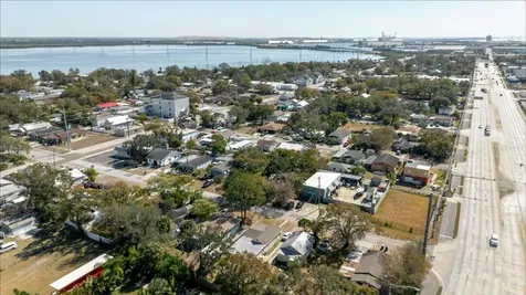 2006 Stuart Street Tampa FL 33605