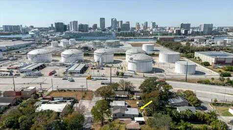 2006 Stuart Street Tampa FL 33605
