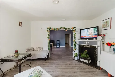 2006 Stuart Street Tampa FL 33605