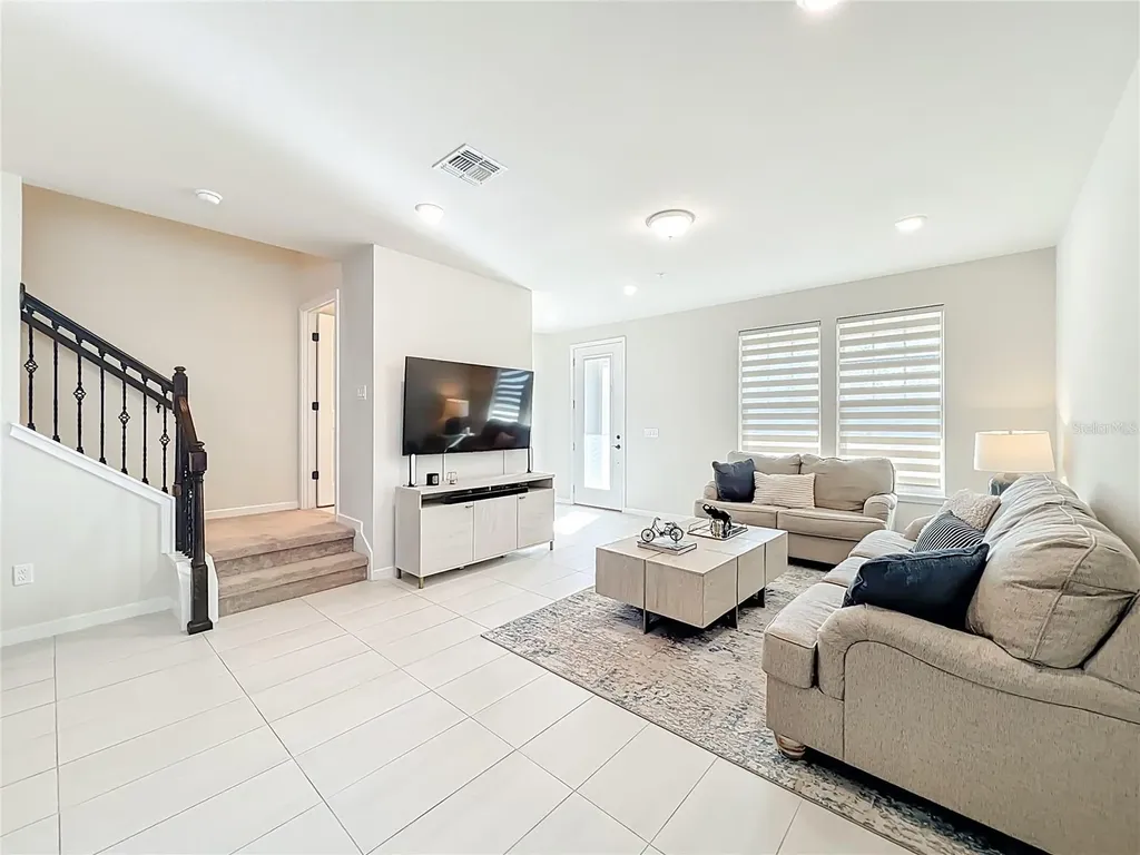 10976 Leafshore Loop Orlando FL 32829