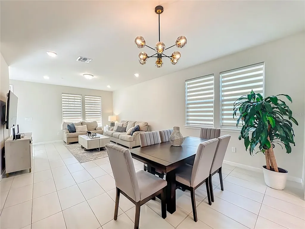 10976 Leafshore Loop Orlando FL 32829