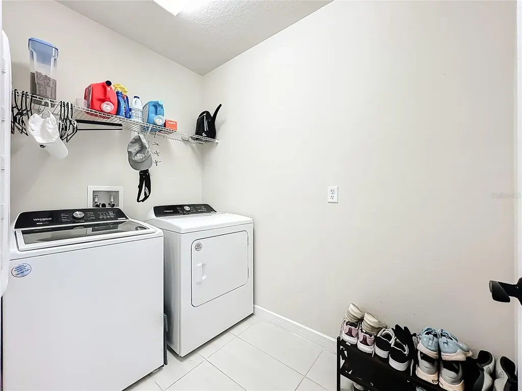 10976 Leafshore Loop Orlando FL 32829