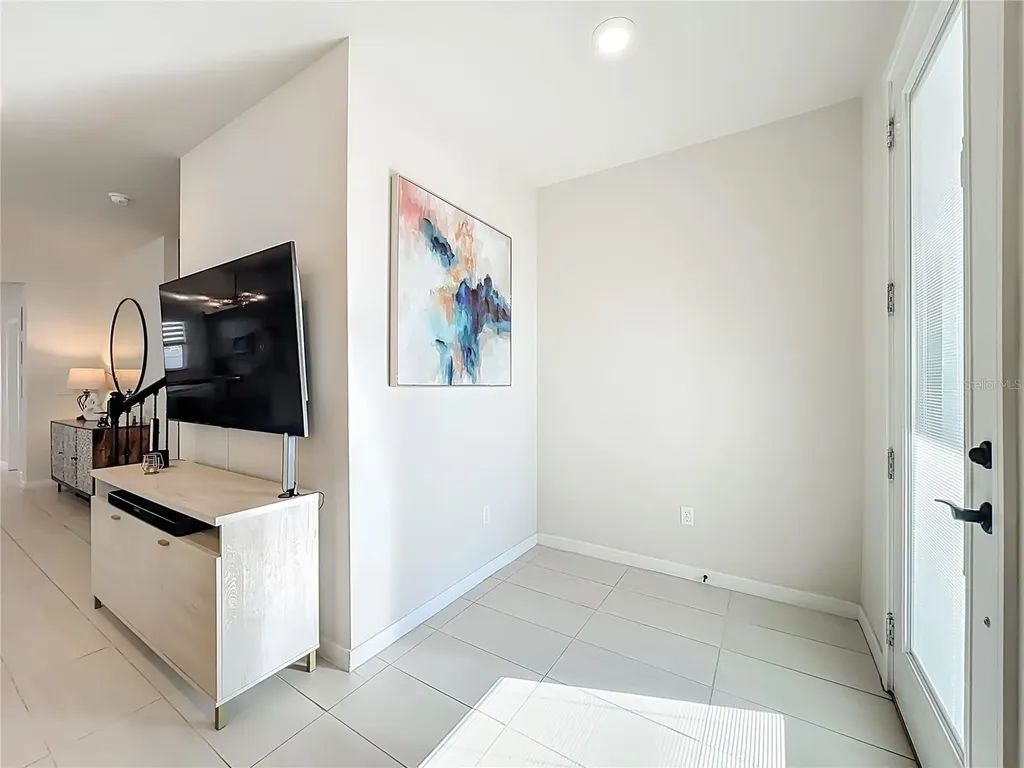10976 Leafshore Loop Orlando FL 32829