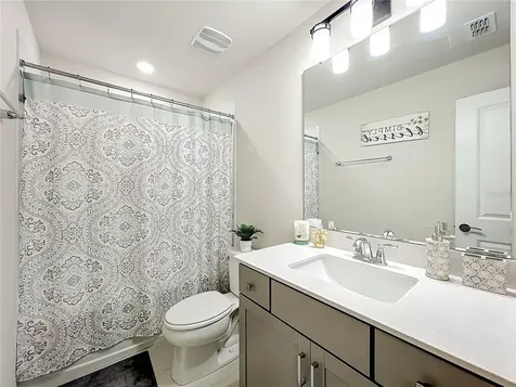 10976 Leafshore Loop Orlando FL 32829