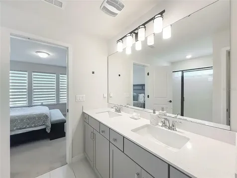 10976 Leafshore Loop Orlando FL 32829