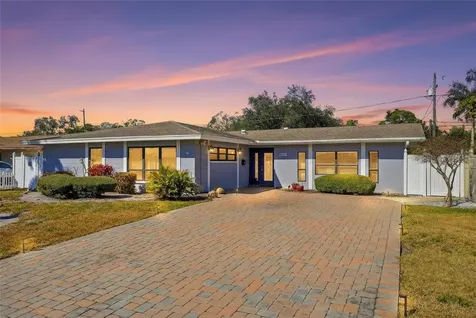 6641 12th Avenue N St Petersburg FL 33710