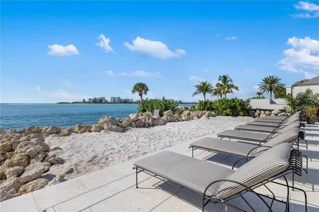 4046 Higel Avenue Sarasota FL 34242