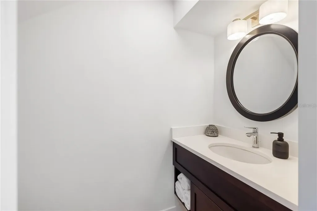 4046 Higel Avenue Sarasota FL 34242