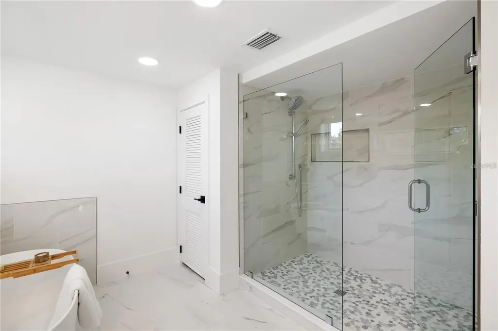 4046 Higel Avenue Sarasota FL 34242