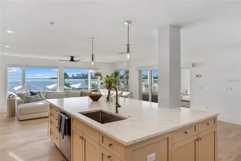 4046 Higel Avenue Sarasota FL 34242