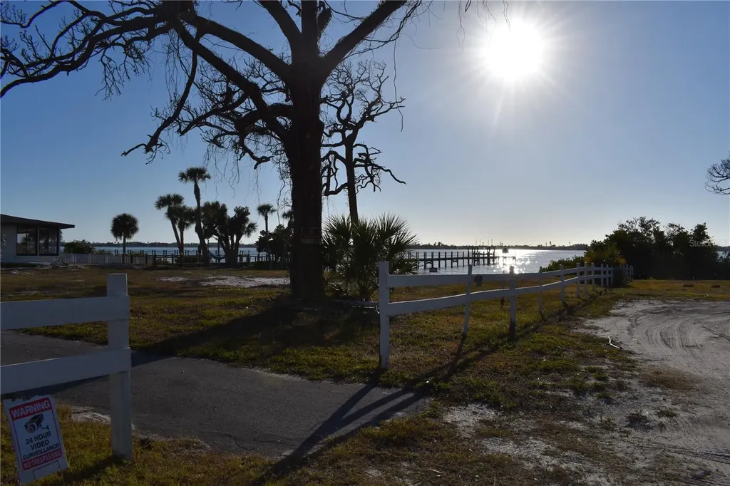 175 W Bay Street Englewood FL 34223
