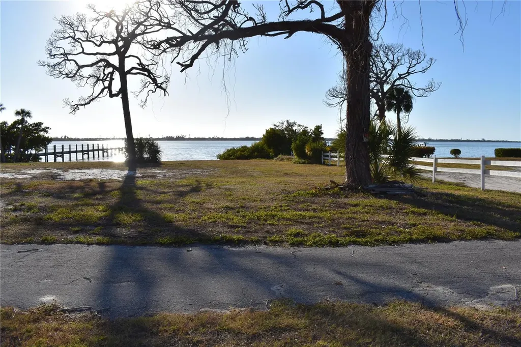 175 W Bay Street Englewood FL 34223