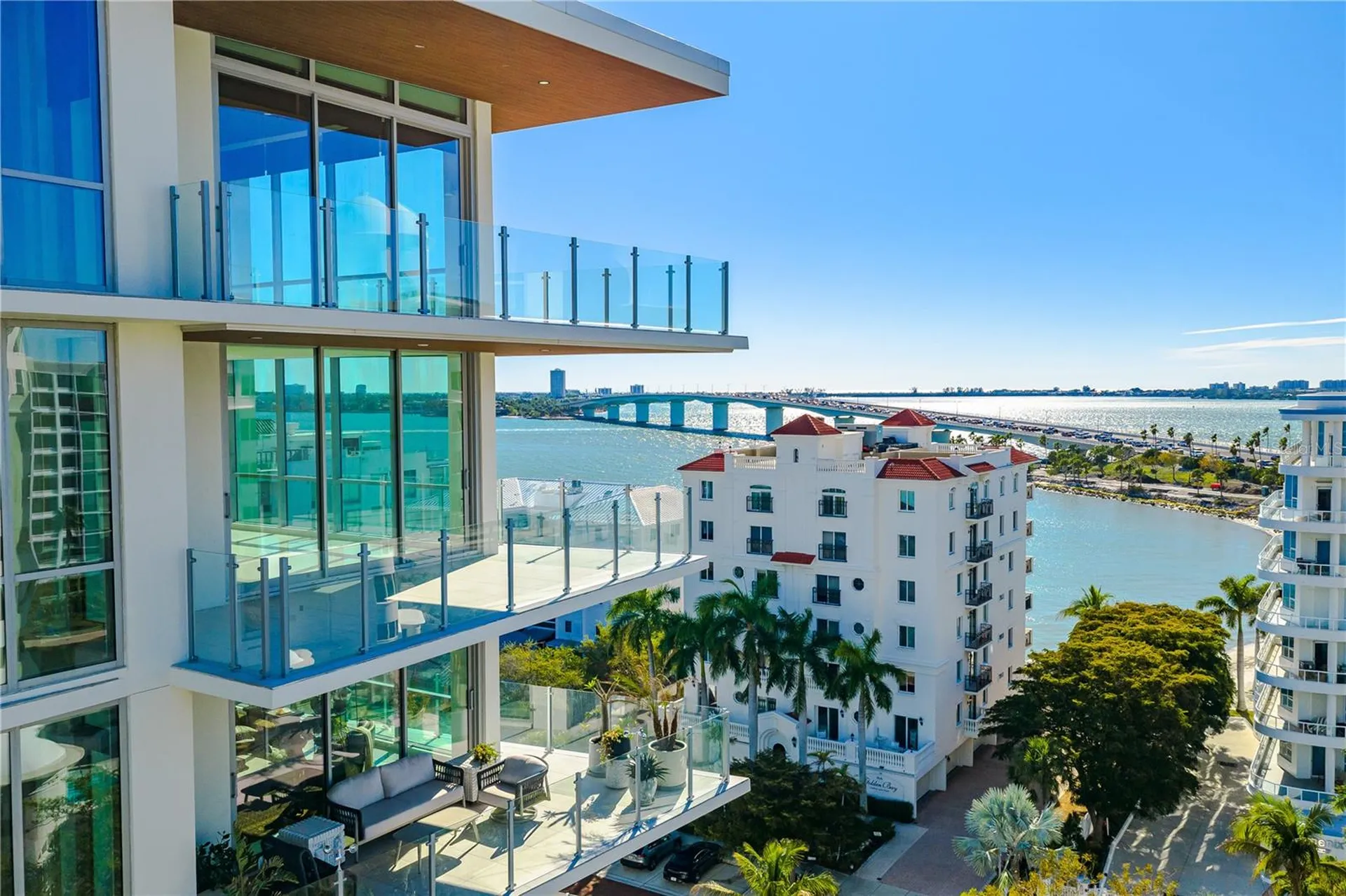 Sarasota FL, 111 Golden Gate Point, Unit 701PH