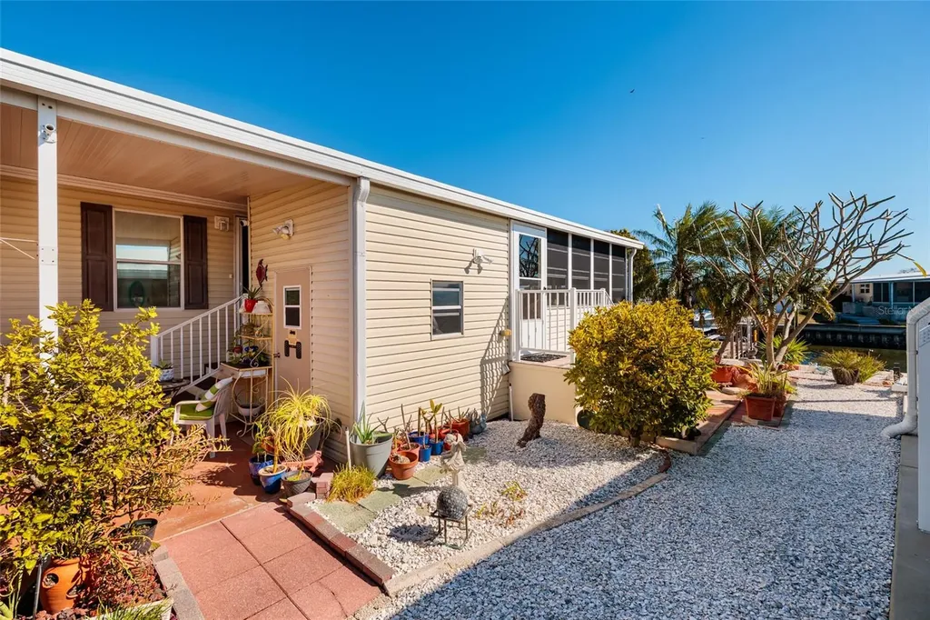 134 Americana Court NE St Petersburg FL 33702