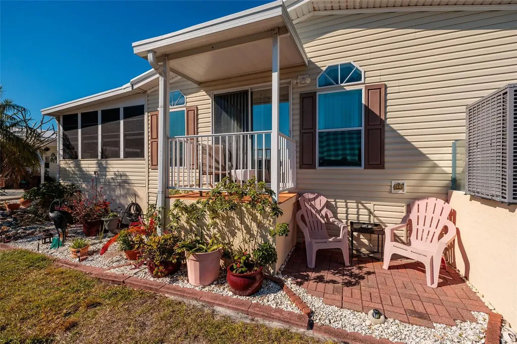 134 Americana Court NE St Petersburg FL 33702
