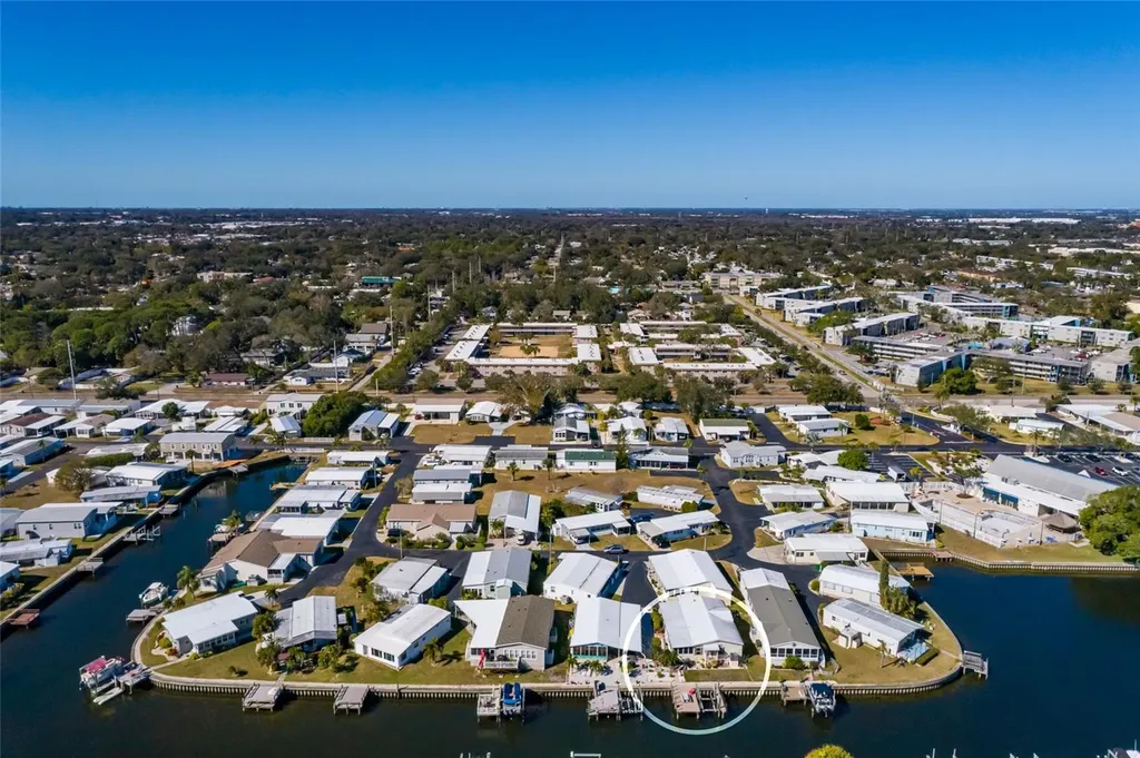 134 Americana Court NE St Petersburg FL 33702