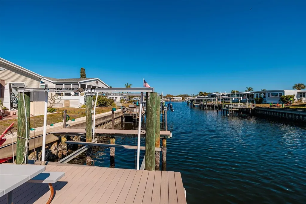 134 Americana Court NE St Petersburg FL 33702