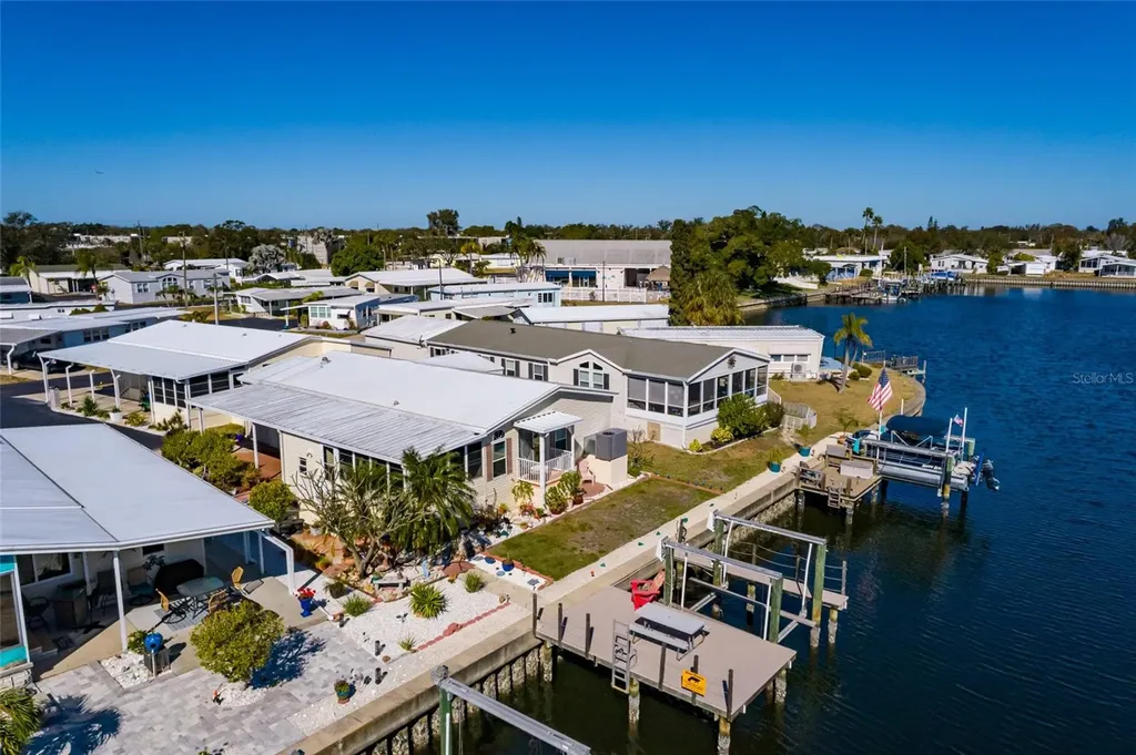 134 Americana Court NE St Petersburg FL 33702
