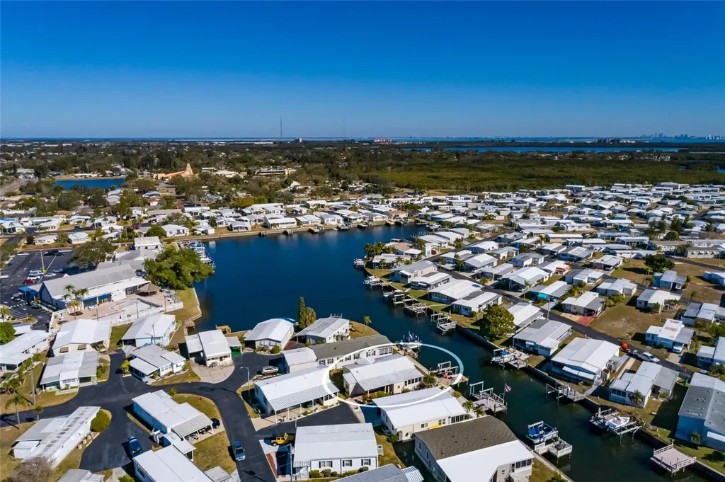 134 Americana Court NE St Petersburg FL 33702