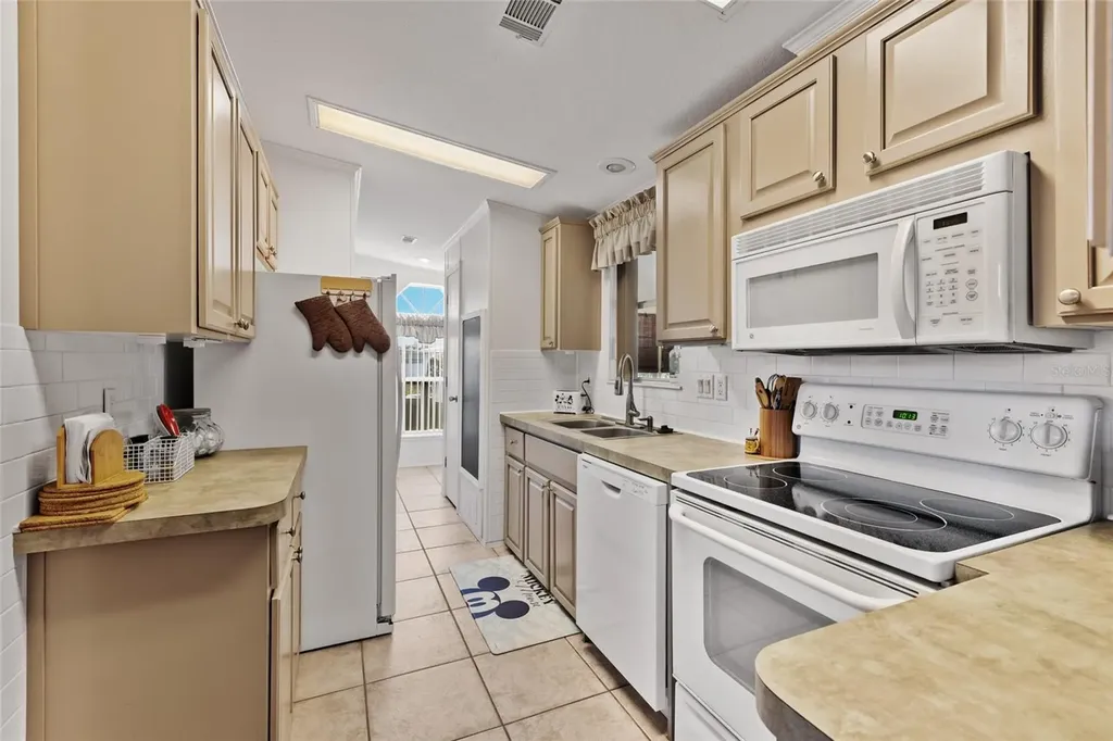 134 Americana Court NE St Petersburg FL 33702