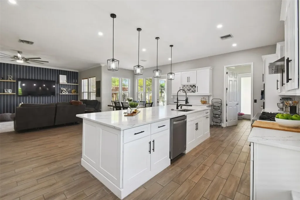 7009 Five Oaks Drive Harmony FL 34773