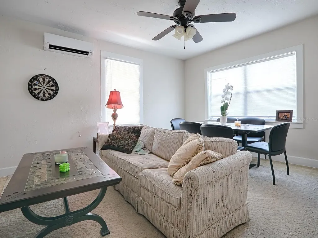 422 E Citrus Avenue Eustis FL 32726
